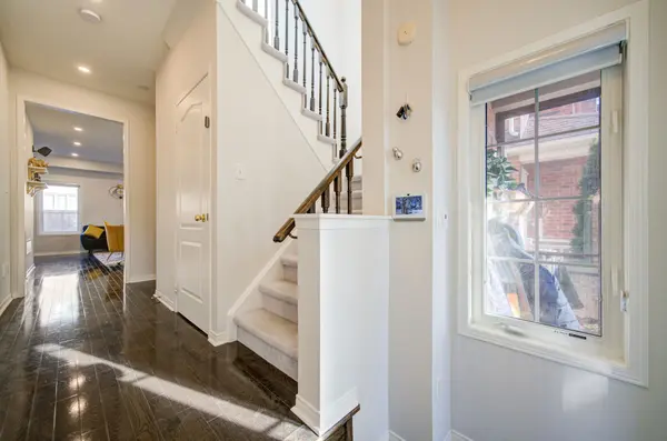 406 Reeves Way BLVD, Whitchurch-stouffville, ON L4A 0H3