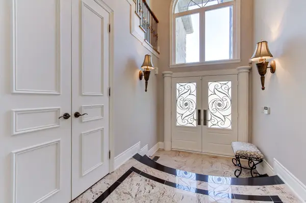 185 King High DR, Vaughan, ON L4J 3N3