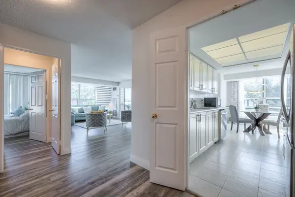 7825 Bayview AVE #304, Markham, ON L3T 7N2