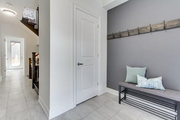 534 New England CT, Newmarket, ON L3X 0M6