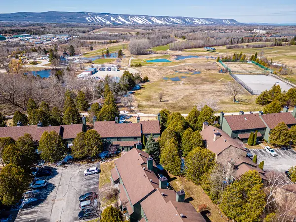 172 Escarpment CRES, Collingwood, ON L9Y 5B4