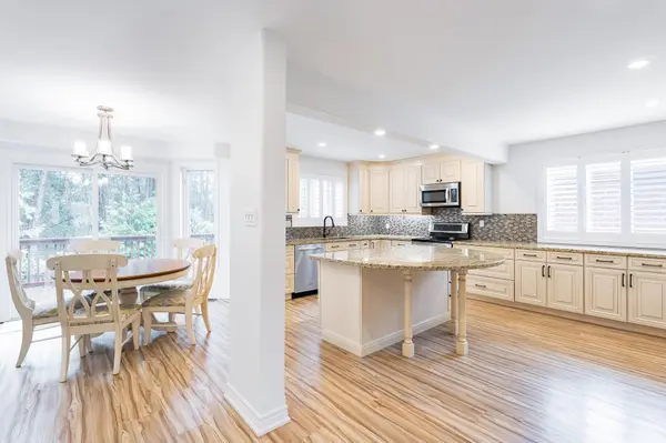 28 Bayshore BLVD, Barrie, ON L4N 9R5