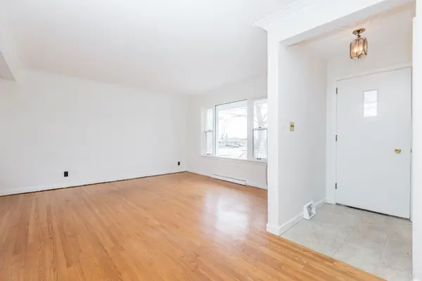 32 Dalton CRES N, Orillia, ON L3V 5J5