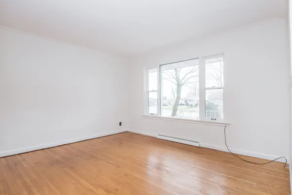 32 Dalton CRES N, Orillia, ON L3V 5J5