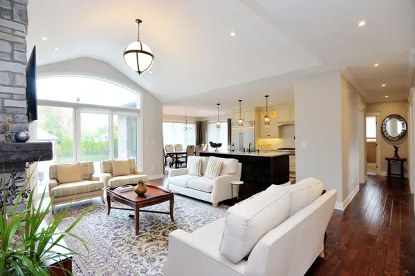 9 Black Creek TRL, Springwater, ON L9X 0J2