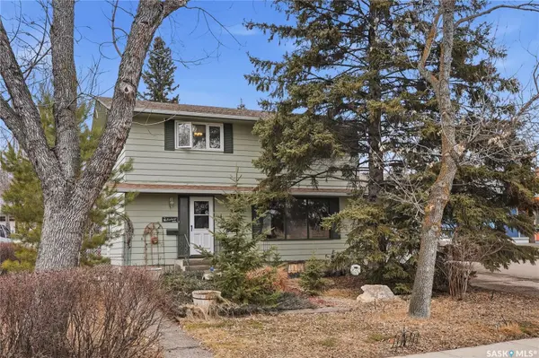 2338 Easthill, Saskatoon, SK S7J 3E5