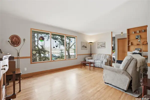 2338 Easthill, Saskatoon, SK S7J 3E5