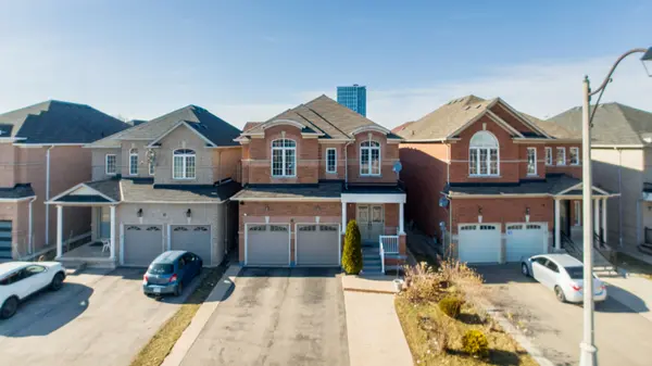 43 Alice Springs CRES, Brampton, ON L6X 0R7
