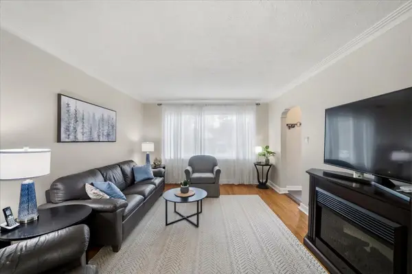 1568 Asgard DR, Mississauga, ON L5E 2B8