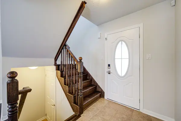 1034 Diefenbaker ST, Milton, ON L9T 8H4