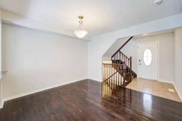 1034 Diefenbaker ST, Milton, ON L9T 8H4