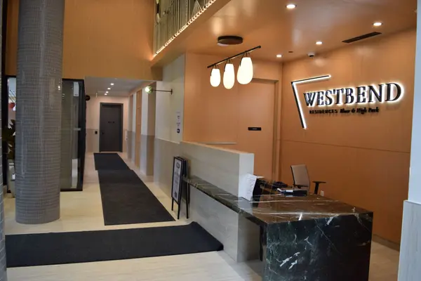 1660 Bloor ST W #1006, Toronto W02, ON M6P 0C6