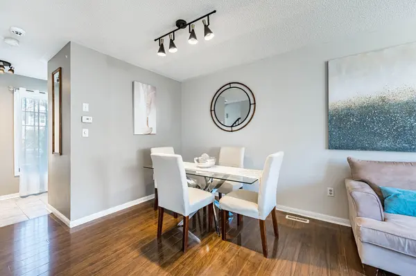 53 Sweetwood CIR, Brampton, ON L7A 2X7