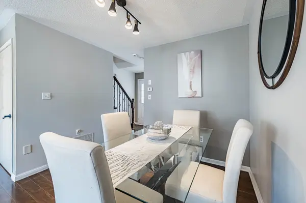 53 Sweetwood CIR, Brampton, ON L7A 2X7