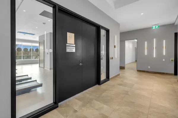 10 Wilby CRES #1704, Toronto W04, ON M9N 1E5