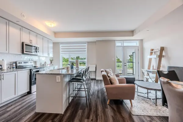 1577 Rose WAY #115, Milton, ON L9E 1N4