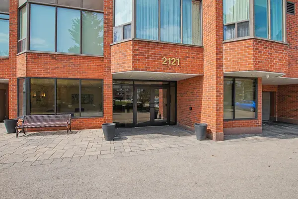 2121 Lakeshore RD #405, Burlington, ON L7R 1C9