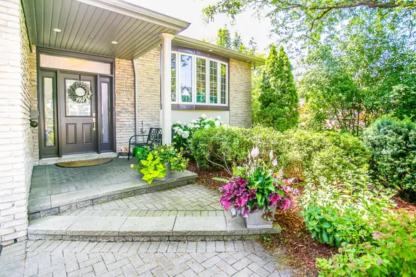 2422 Ventura DR, Oakville, ON L6L 2H4