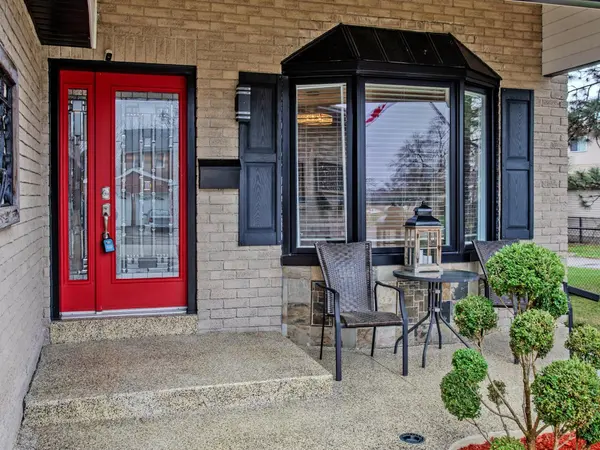 55 Northampton ST, Brampton, ON L6S 3Z6