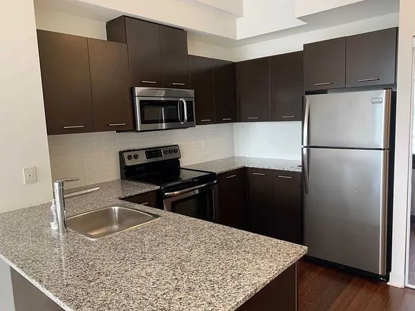 360 Square One DR #503, Mississauga, ON L5B 0G7