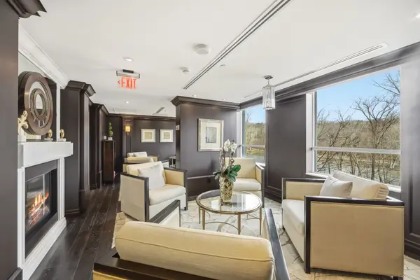 30 Old Mill RD #601, Toronto W08, ON M8X 0A5