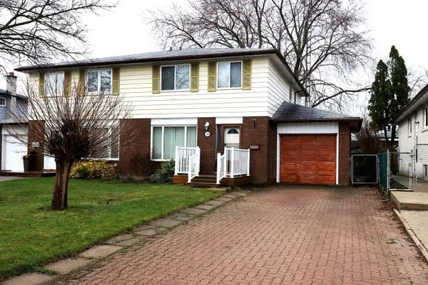 3390 Frobex CT, Mississauga, ON L5C 2B5