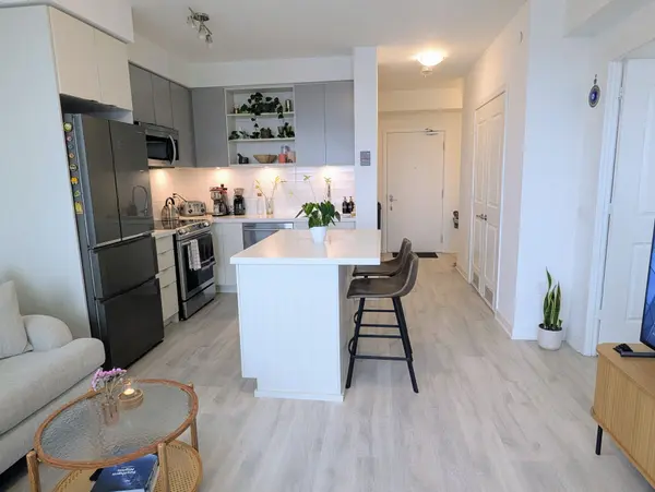 4699 Glen Erin DR #408, Mississauga, ON L5N 3L3