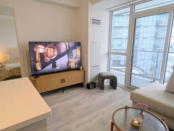 4699 Glen Erin DR #408, Mississauga, ON L5N 3L3