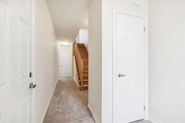 2096 FAIRMONT Common, Burlington, ON L7P 0V8