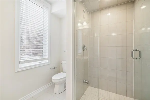 2096 FAIRMONT Common, Burlington, ON L7P 0V8