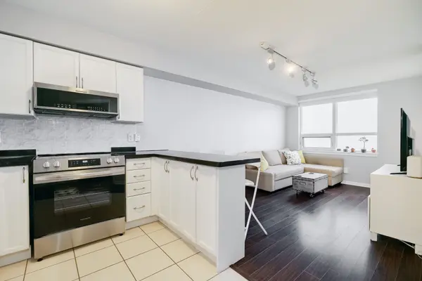 4 Elsinore PATH #1101, Toronto W06, ON M8V 4G7