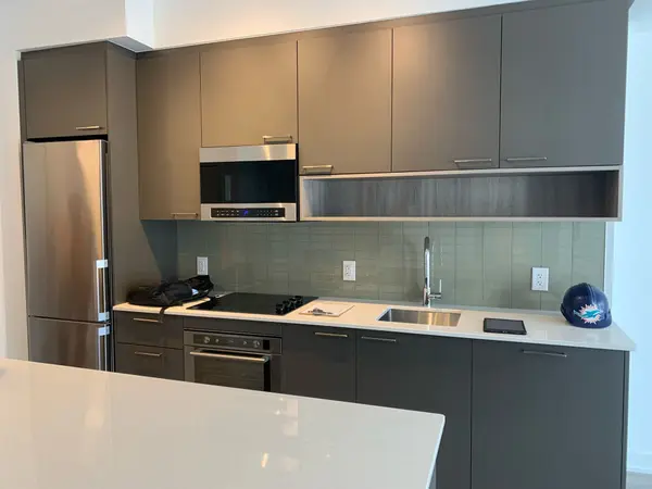 3005 Pine Glen RD #320, Oakville, ON L6M 4J3