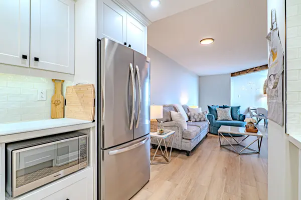 550 Webb DR #1206, Mississauga, ON L5B 3Y4