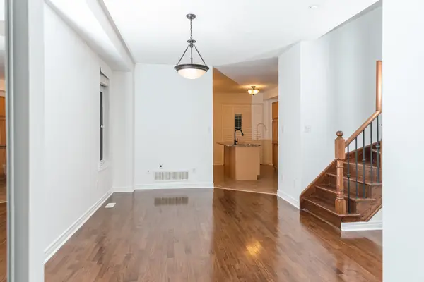 3250 Sunlight ST, Mississauga, ON L5M 0G7