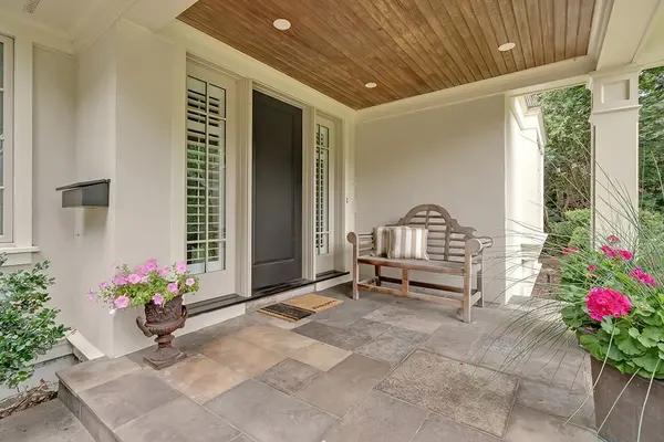 7 Colonial CRES, Oakville, ON L6J 4K8