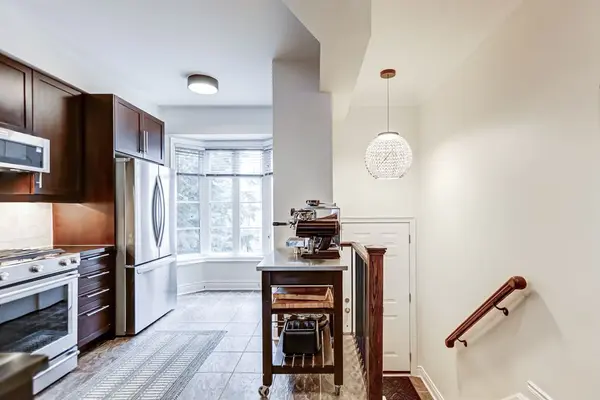 245 Van Dusen BLVD ##8, Toronto W08, ON M8Z 3J2