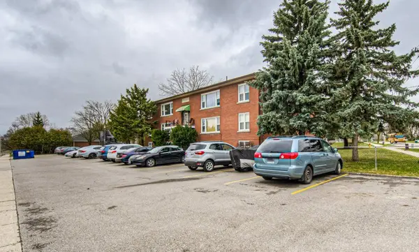 15 Floral CRES, Kitchener, ON N2G 3B3
