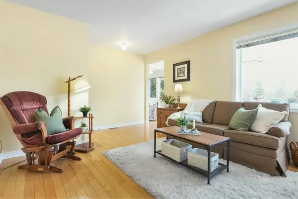 146 Elgin ST W, Arnprior, ON K7S 1N8