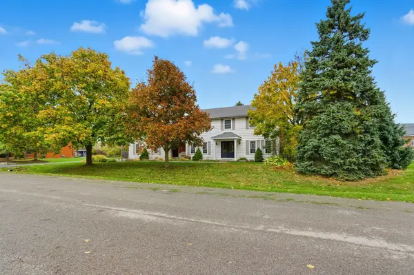 1 Meander Close, Hamilton, ON L0R 1H1