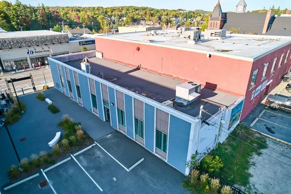 27 Main ST E, Huntsville, ON P1H 2C6