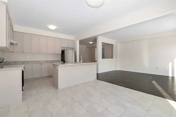 22 Charm PL N, Thorold, ON L2V 0K2