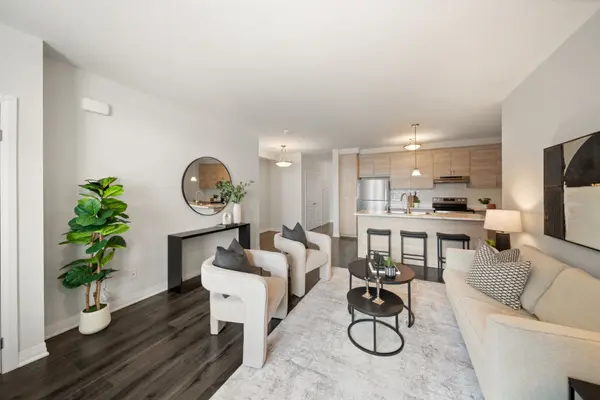 155 Thomas Slee DR #2G, Kitchener, ON N2P 2X5