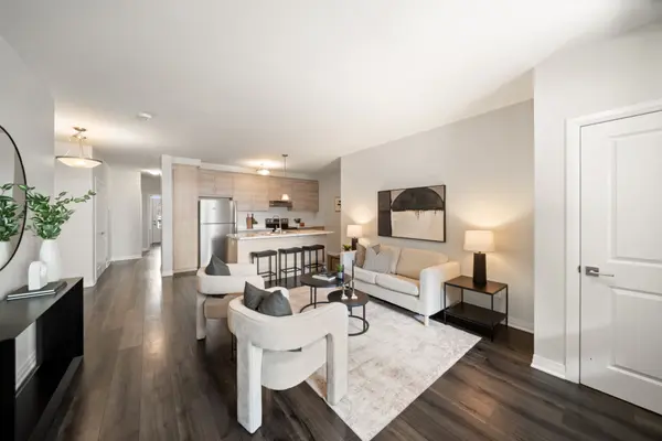 155 Thomas Slee DR #2G, Kitchener, ON N2P 2X5