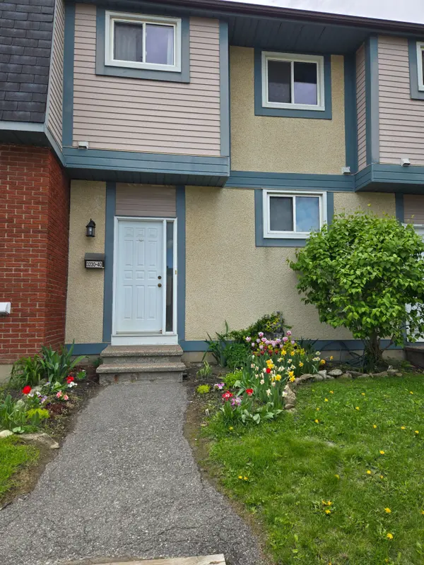 3230 Uplands DR #40, Hunt Club - Windsor Park Village And Area, ON K1V 0C6