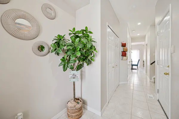 81 Valridge DR #9, Hamilton, ON L9G 5B7