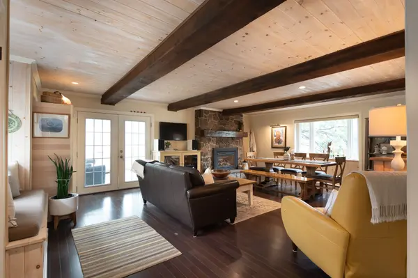 2802 Muskoka 118 RD W, Muskoka Lakes, ON P0B 1J0