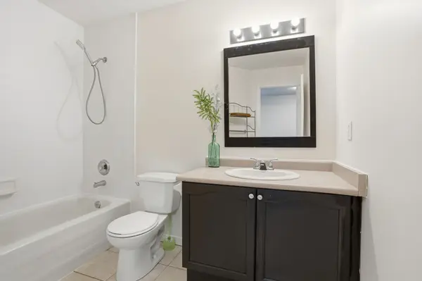 1889 Upper Wentworth ST #29, Hamilton, ON L9B 2T8