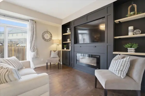 86 Pettitt DR, Guelph, ON N1E 0M2