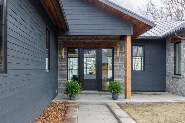 1027 Old Front RD, Kingston, ON K7M 4M2