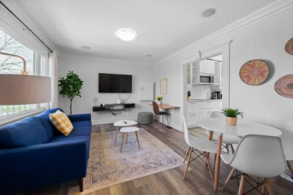 830 Mohawk RD E, Hamilton, ON L8T 2R5